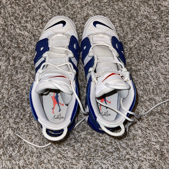 Boys Nikes - Picture 2 of 6